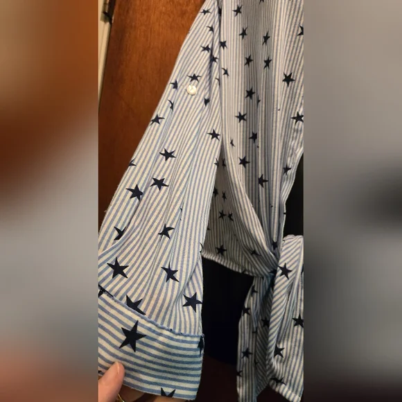 Eden & Olivia soft blue stripped star button front tie bottom top szM - Picture 3 of 8